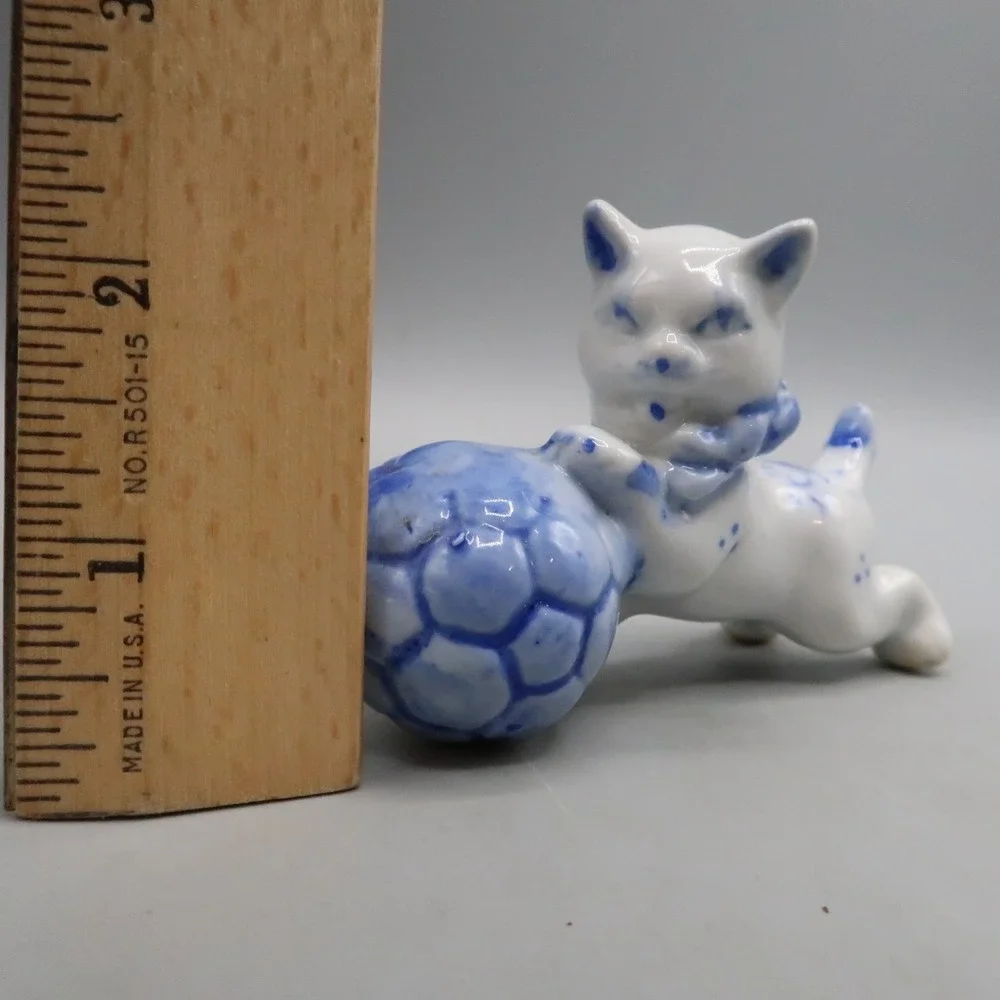 Vintage Delft Blue White Porcelain Small Cat Figurine Playing Yarn Ball